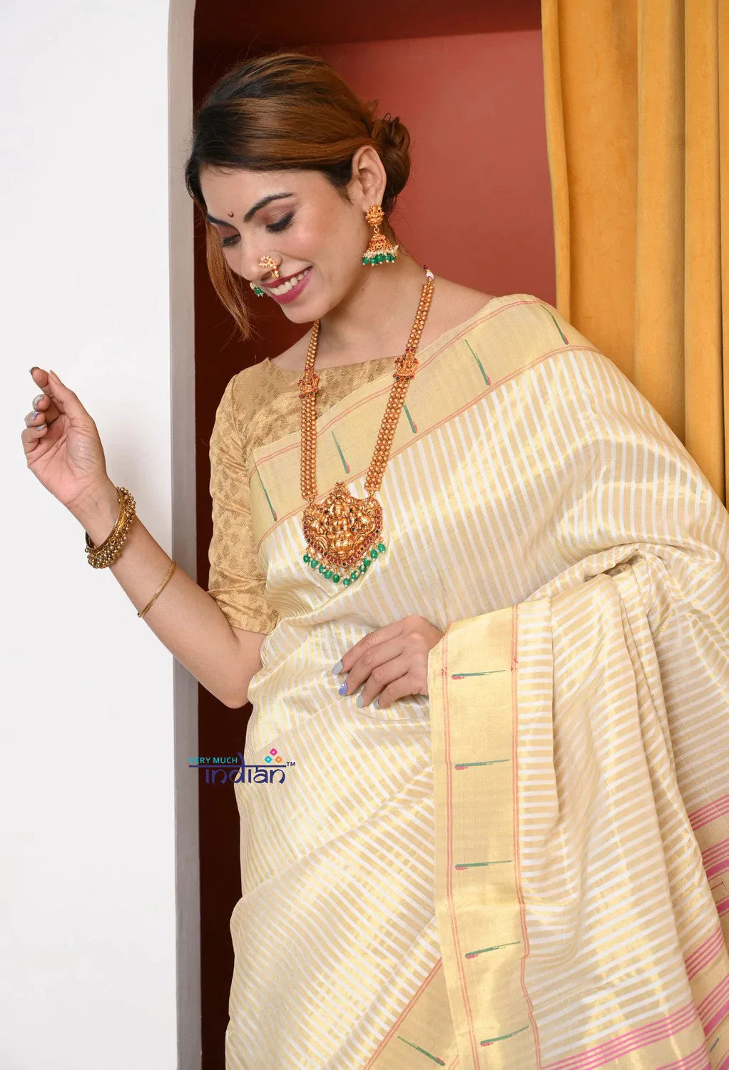 HERITAGE WEAVE ! Premium Handloom White- Golden Muniya Border Paithani With Golden Zari Work & Grand Parrot Pallu 555 - qrack theme